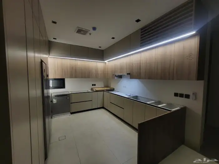 مطبخ خشب معا المنيوم غني   التعريف 5