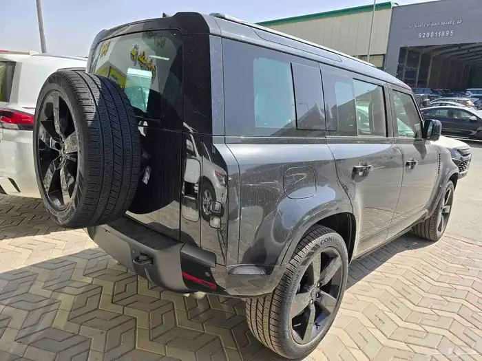 لاند روفر ديفندر 6 سلندر فل كامل موديل 2026 سعودي الناغي 3