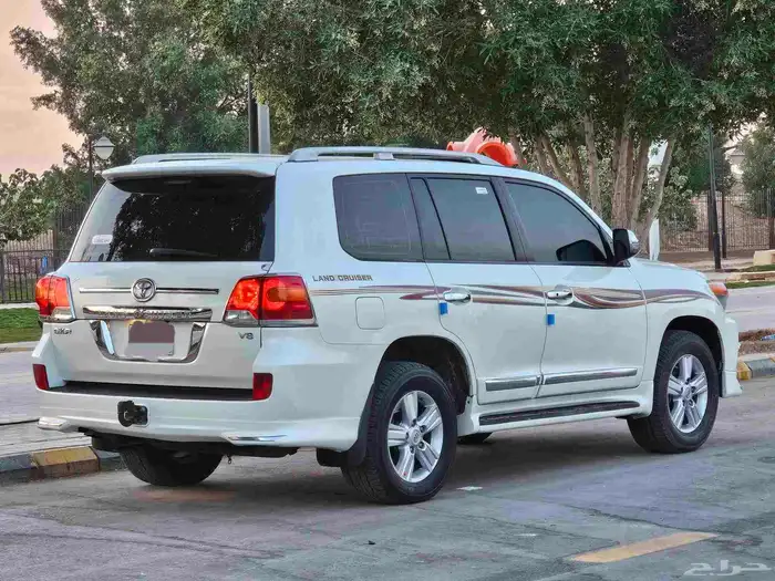 لاندكروزر 2013 6