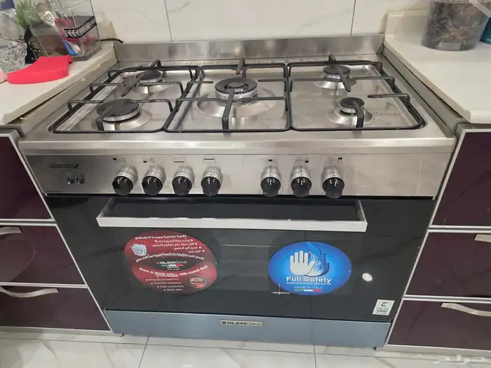 فرن قليم جاز بحالة ممتازة جدا 90 60 1