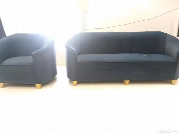 كنب اربع قطعة كبيرة وكلاسيكي وفخم ونظيف 600ريال 4