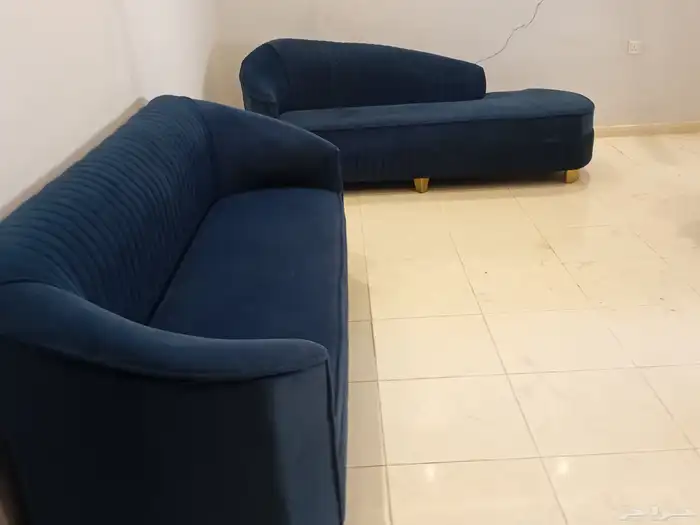 كنب اربع قطعة كبيرة وكلاسيكي وفخم ونظيف 600ريال 0