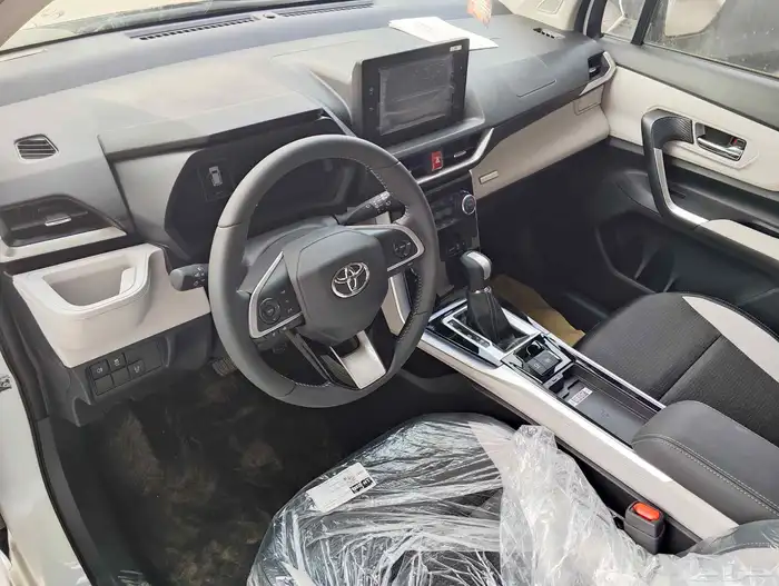 عرض خاص للبيع تويوتا فيلوز 2025 فل كامل 7 راكب سعودي 7