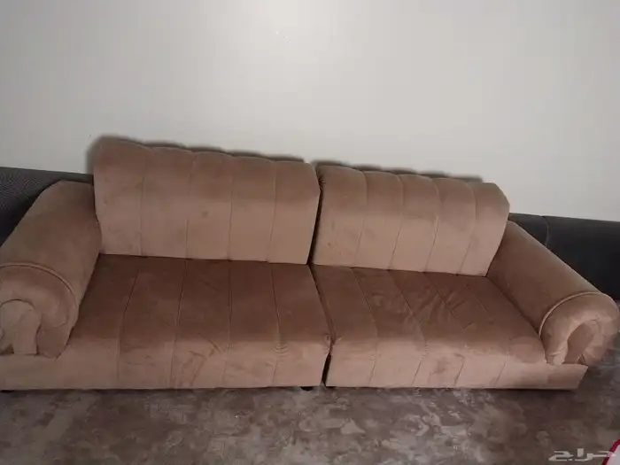 للبيع كنب مع تلفزيون 0