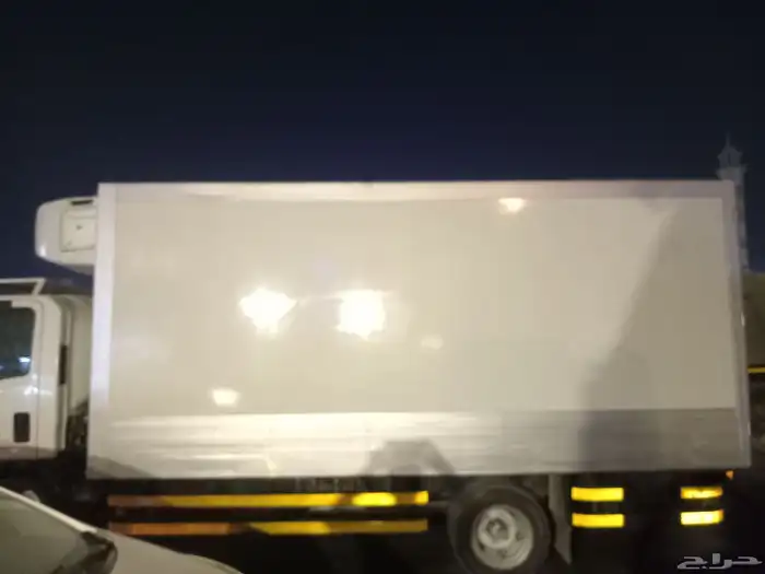 للبيع دينا ايسوزو خمسة متر تبريد تجمد 2014 1