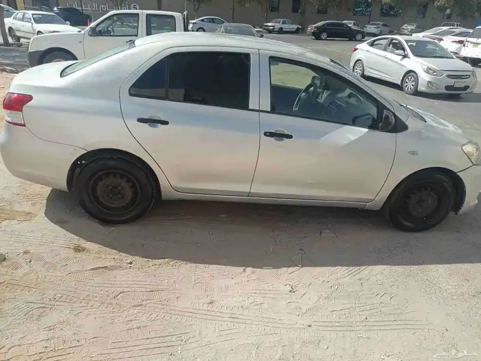 تويوتا يارس موديل 2011 قير اتوماتيك ماكينه بحاله ممتازة 6