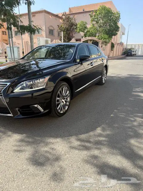 لكزس LS600 هايبرد ماشيه 49الف فقط بدي وكالة 2016 0