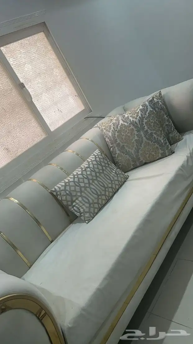 كنب مجلس نظيف جدا للبيع. 2