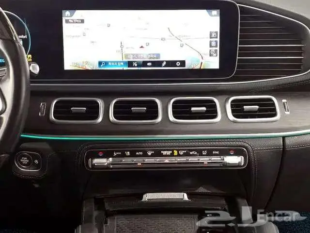 مرسيدس GLS580 موديل 2021 11