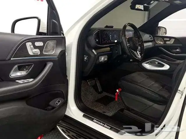 مرسيدس GLS580 موديل 2021 17