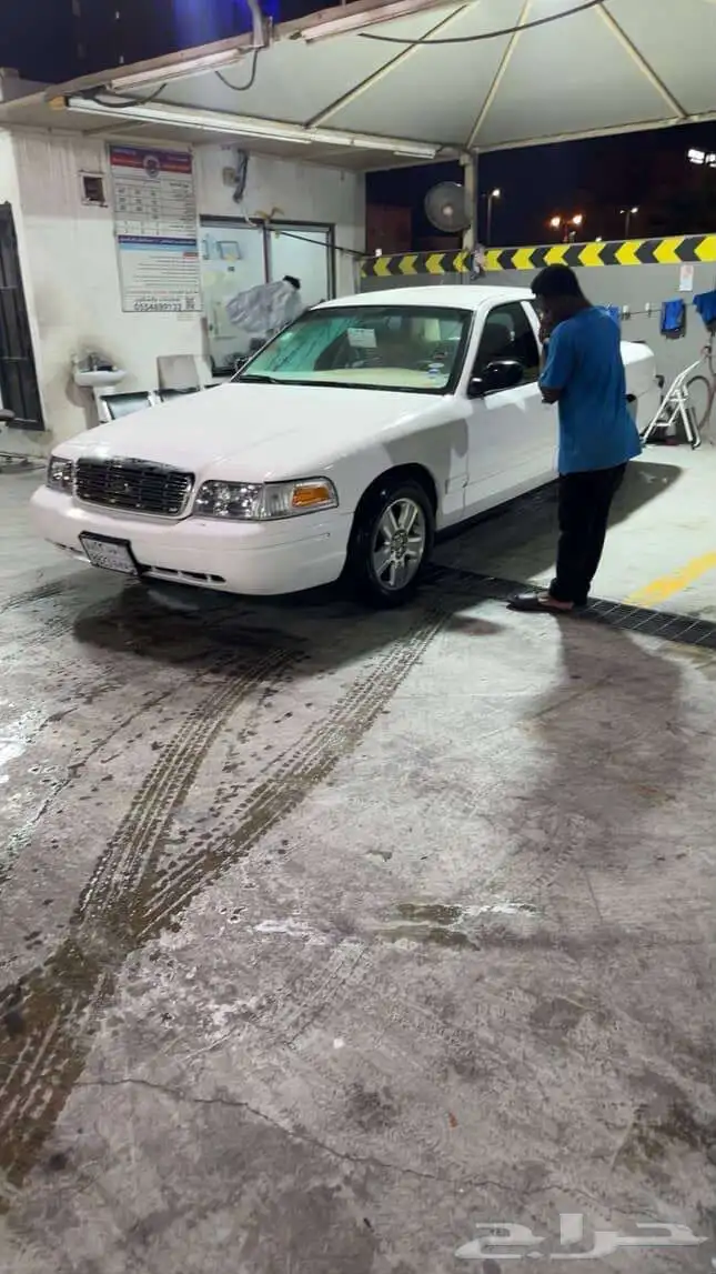 السلام عليكم للبيع فورد 2010 لون ابيض 0