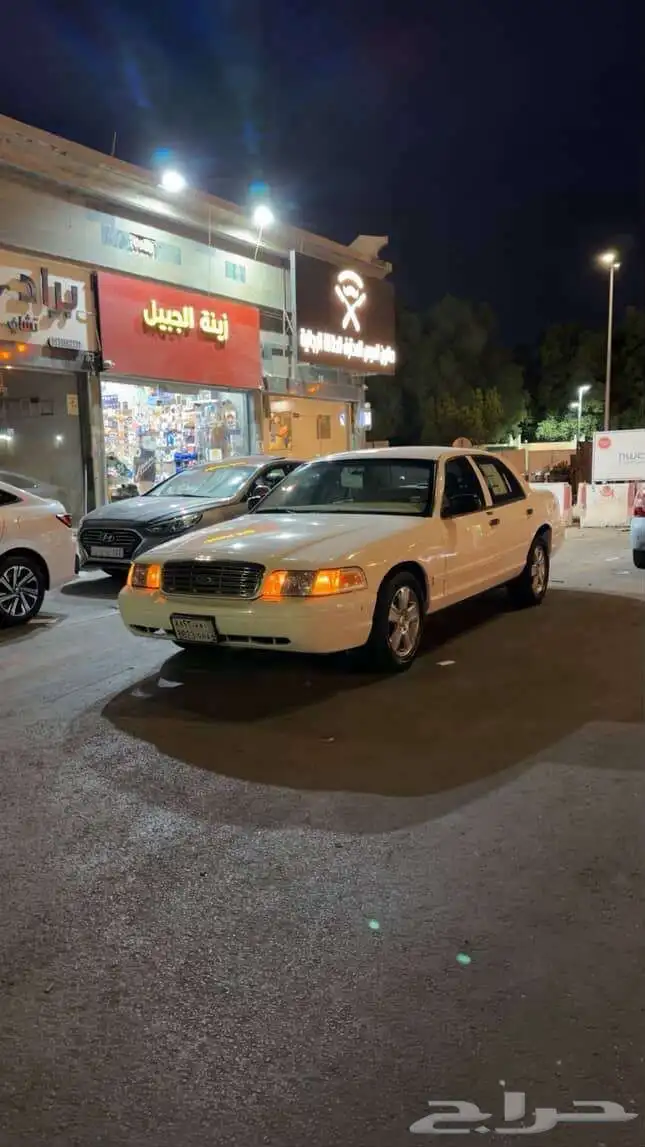 السلام عليكم للبيع فورد 2010 لون ابيض 3