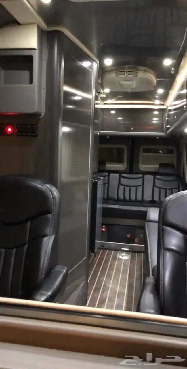 مرسيدس كرنفال 4