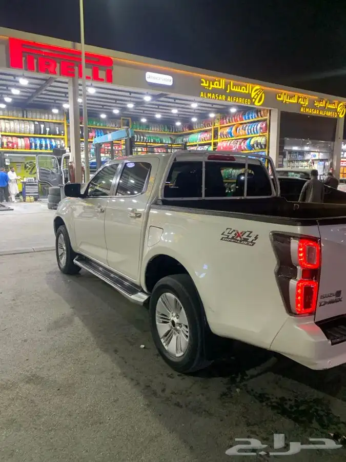 ديماكس ايسيزو موديل 2022 ماشي 180 البدي والمكينه والقير شرط 0