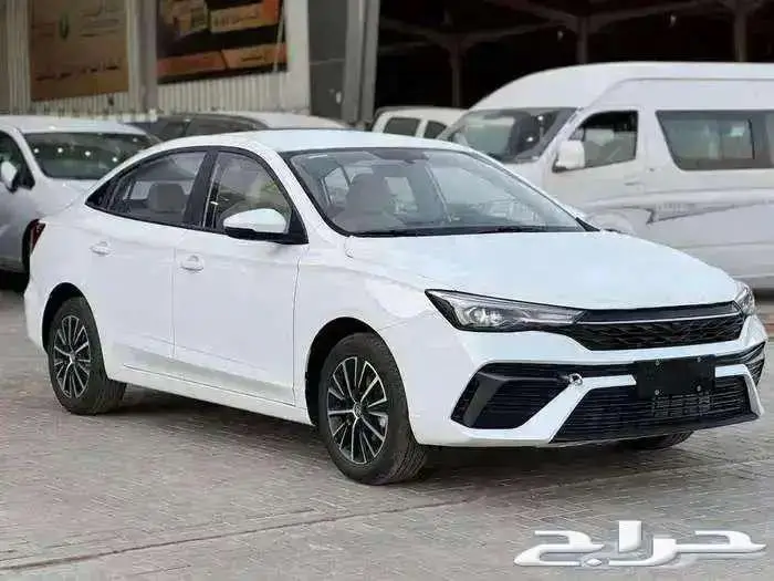 ام جي MG 5 استاندر الشكل الجديد موديل 2025 الفخامه والجماال 1