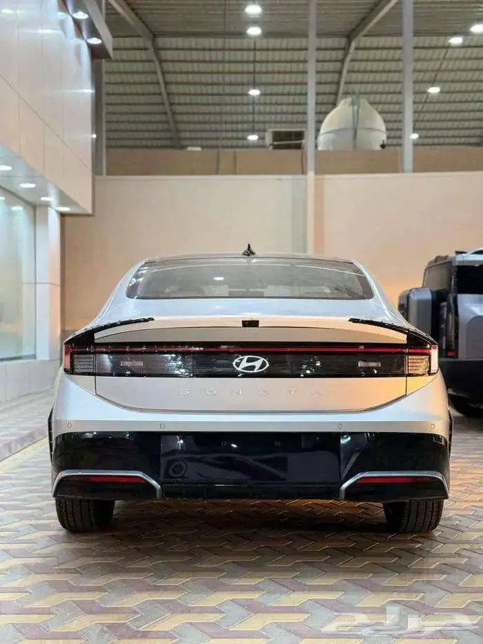هيونداي سوناتا 2025 قير اوتماتيك بنزين 12