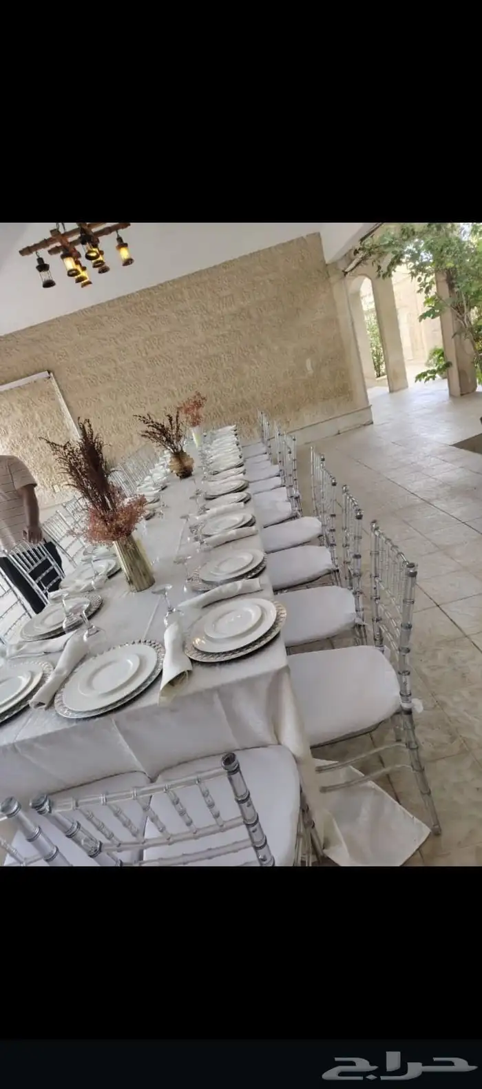 يوجد لدينا تاجير جلسات كراسي طاولات ملكي كراسي احمر مع 4