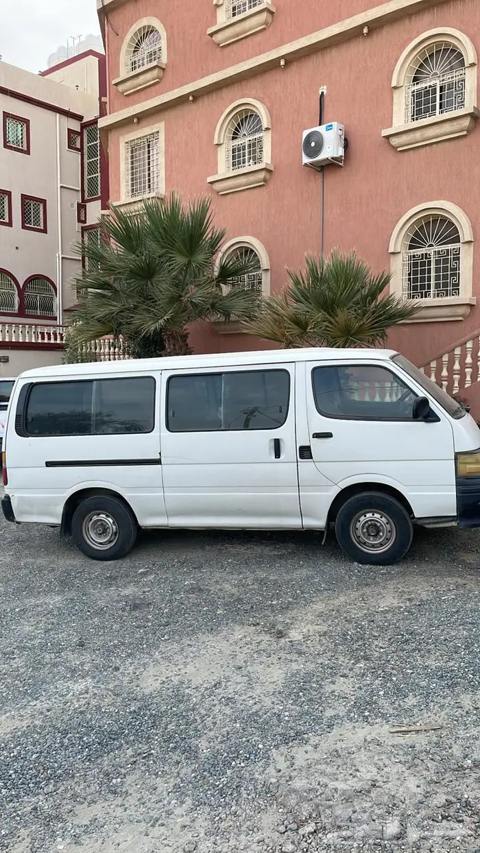 تويوتا باص هاي ايس 4