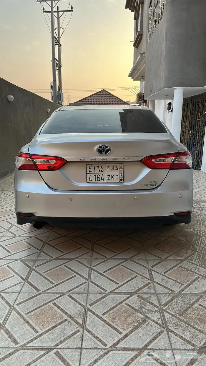 سيارة كامري هايبرد 2020 فئة LE 25