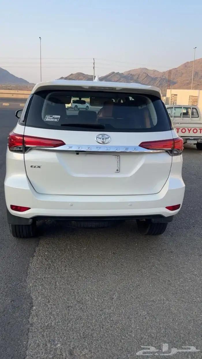 فورتشنر2019 في تعديل بسيط في الرفرف يمين امامي كل شي 11