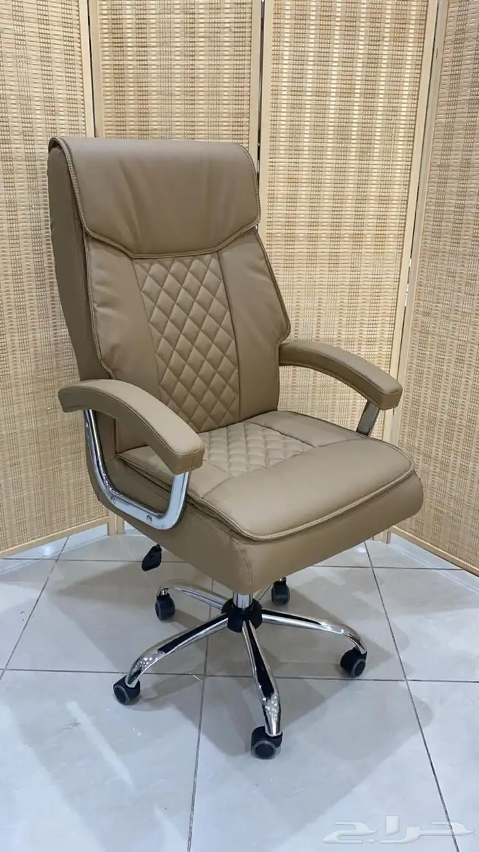 كرسي مكتب مع طاولة في صفقة رائعة. عرض رائع متاح 9