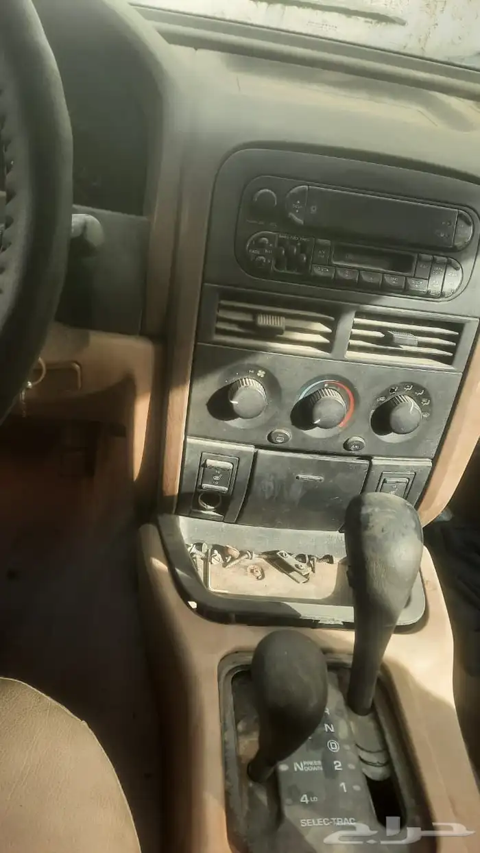 جيب شروكي مديل 2000 6