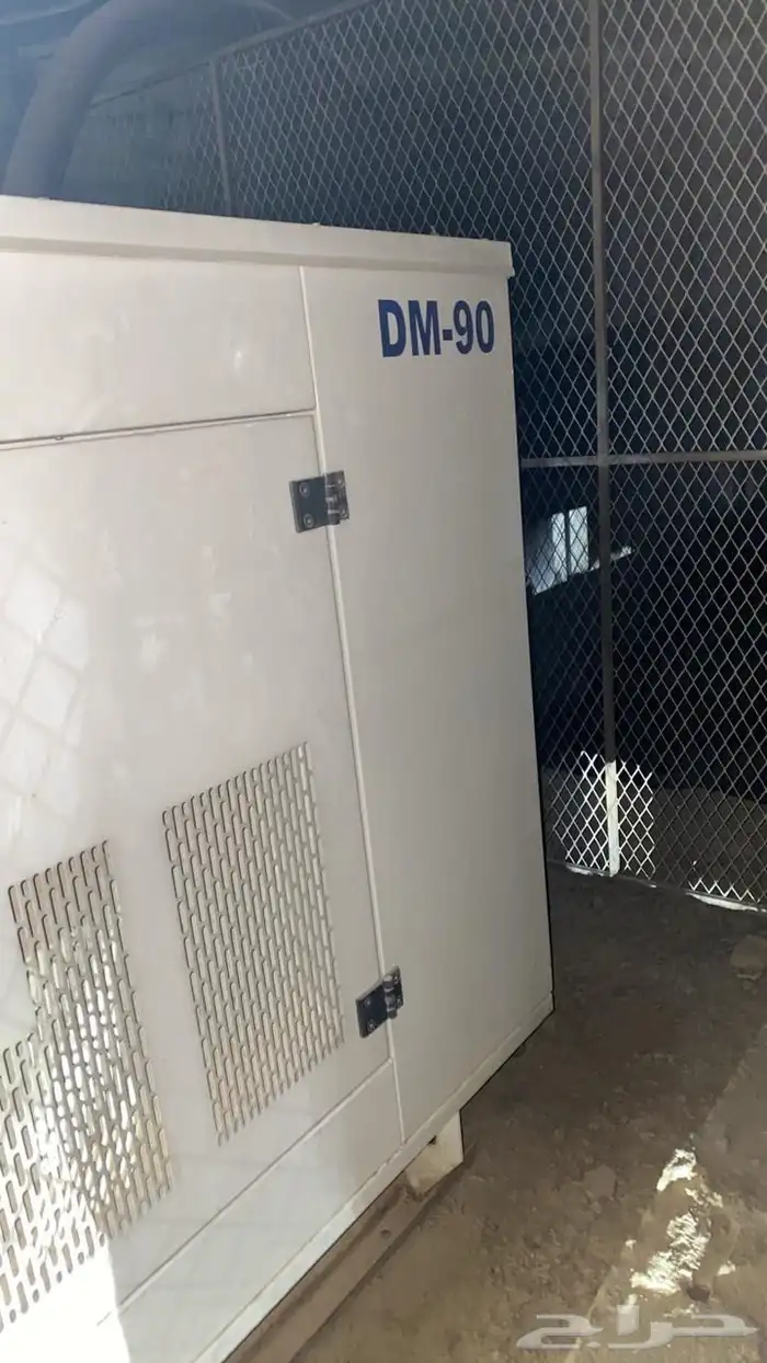 مكينه مولد كهرباء مستخدمه للبيع 2