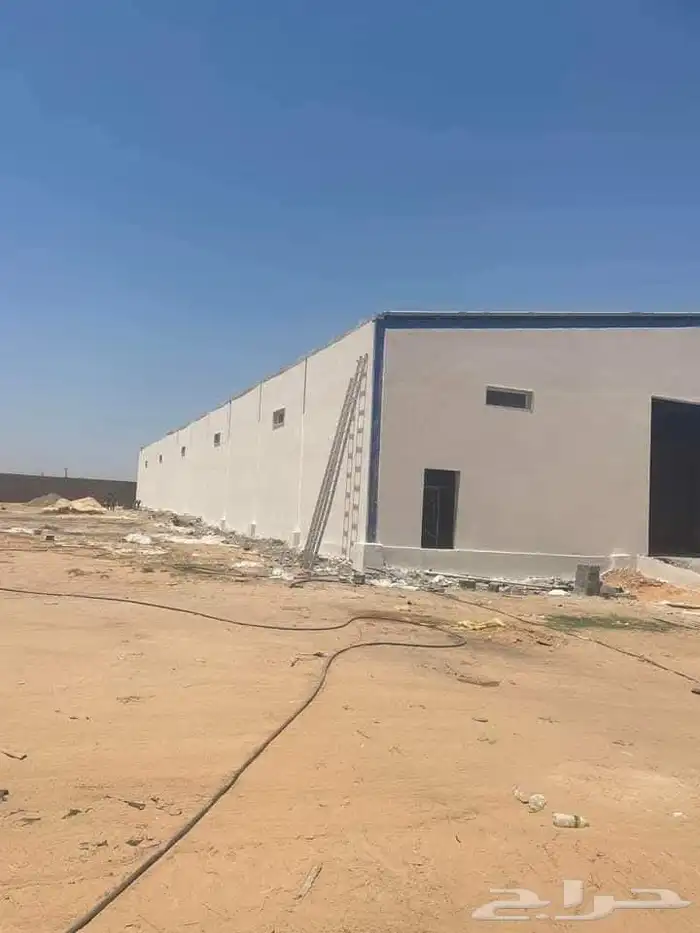 كما يوجد هناجر بمواصفات عالية وممتازة مثل الهناجر للشركات ال 0