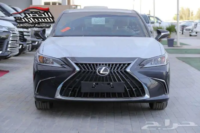 لكزس ES 300 AH 2025 - لدى شركة عبدالمجيد الخضر 1