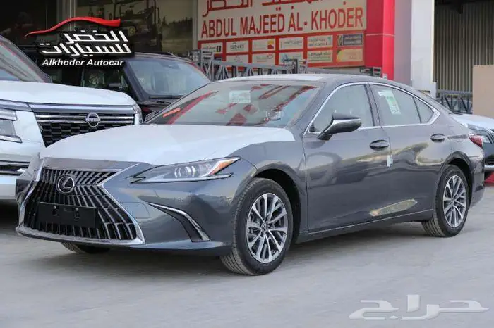 لكزس ES 300 AH 2025 - لدى شركة عبدالمجيد الخضر 0