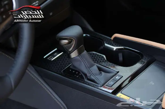 لكزس ES 300 AH 2025 - لدى شركة عبدالمجيد الخضر 8