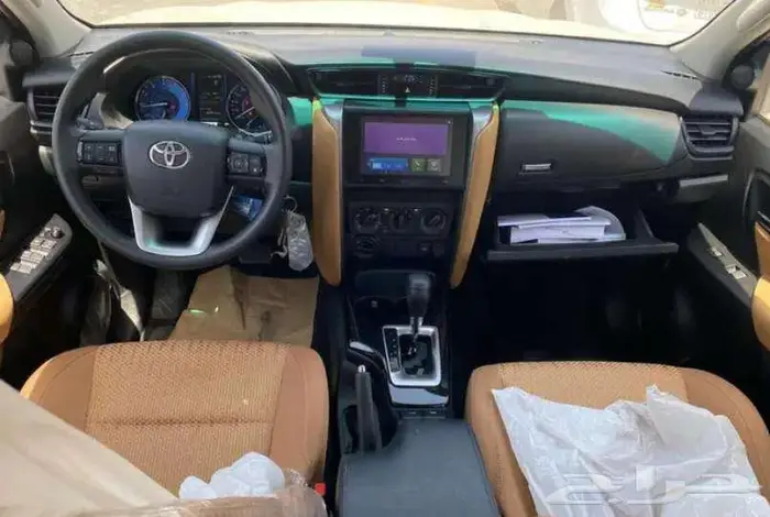 تويوتا فورتشنر 2025 بنزين GX2 كاش واقساط وعروض مميزه 8