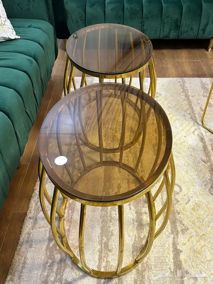 طاولات زجاج شبه جديده راقيه وفخمه 2