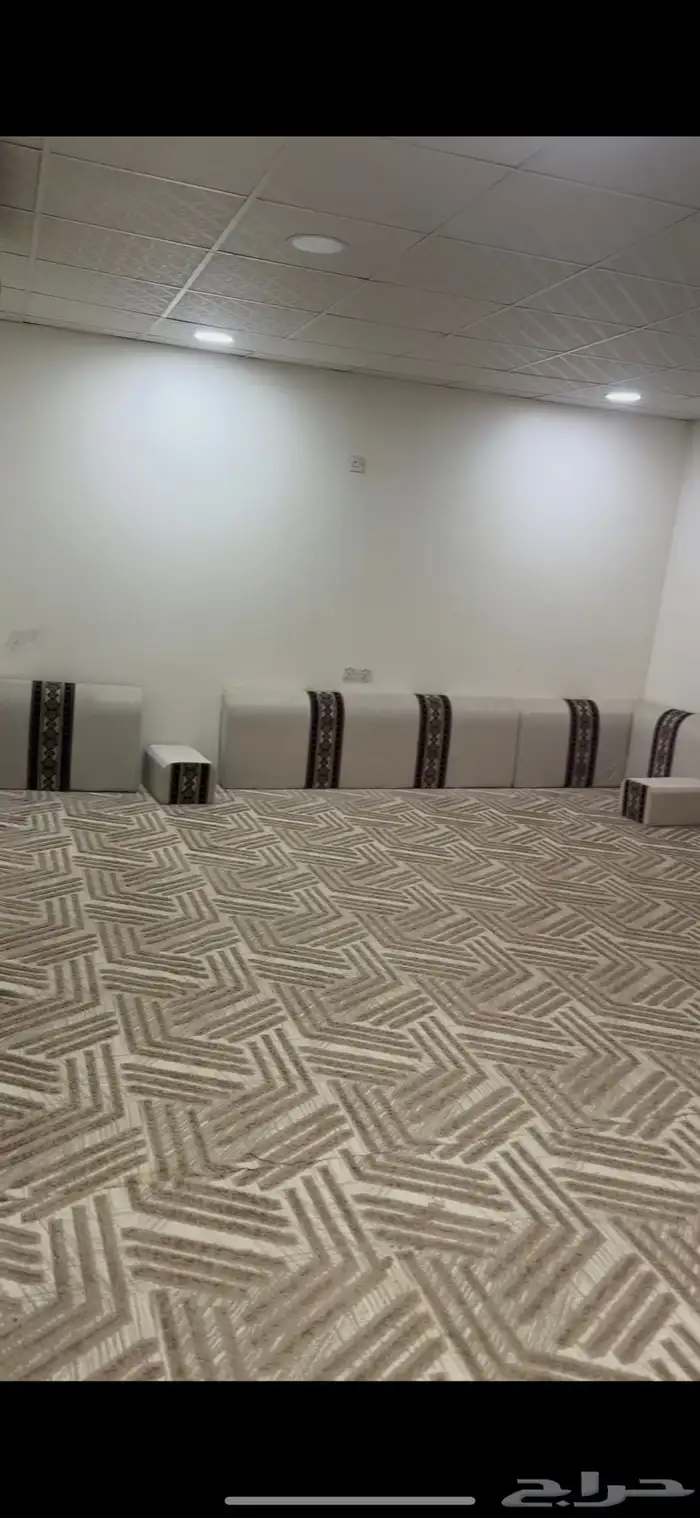 مخيم بوسط اسطبل خيول 11