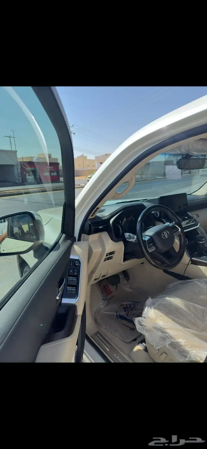 لاندكروزر 2022 L4 7