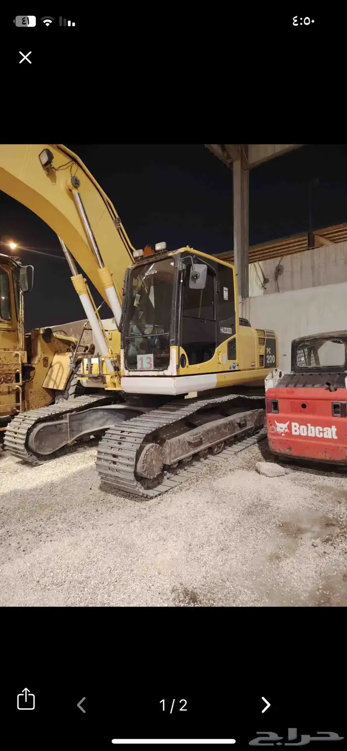 للبيع بكلين كوماتسو م 2011 مقاس 200 مع الدقاق 1