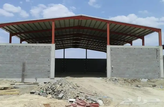 كما يوجد هناجر بمواصفات عالية وممتازة مثل الهناجر للشركات ال 4