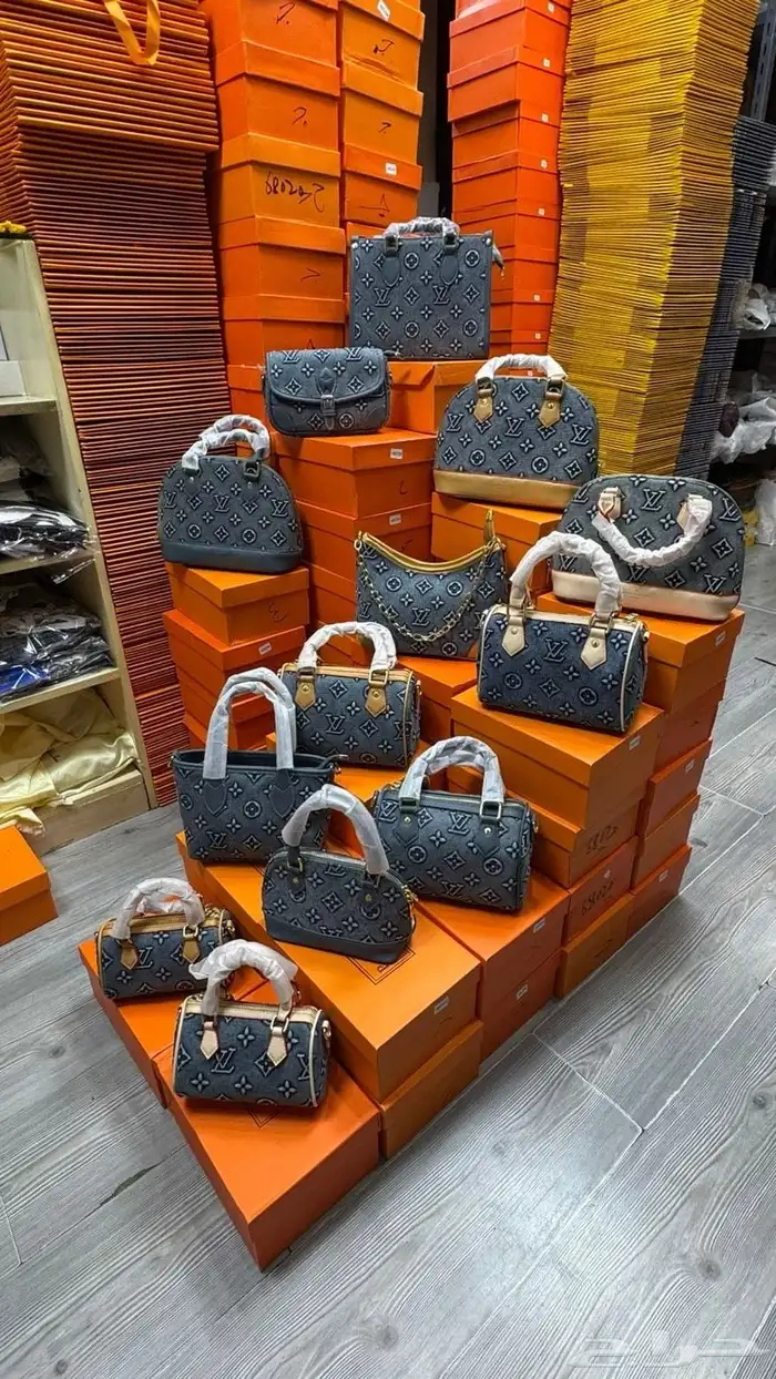 شنط ماستر درجه أولى 100  وشوزات فتنامي وإيطالي 1