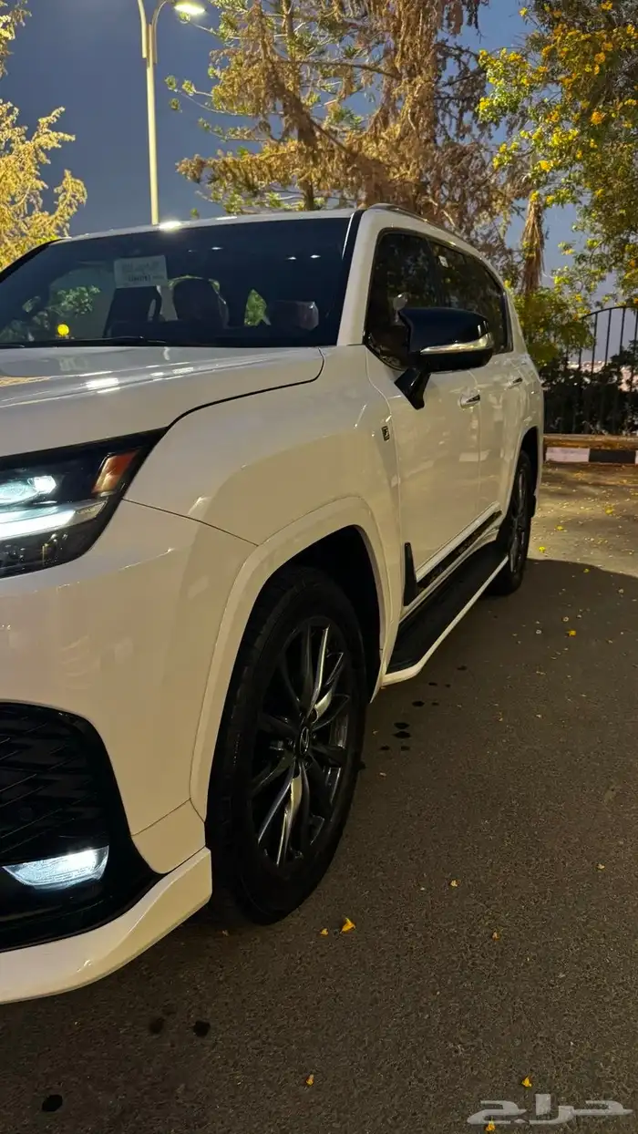 لكزس 2024 اف سبورت 1