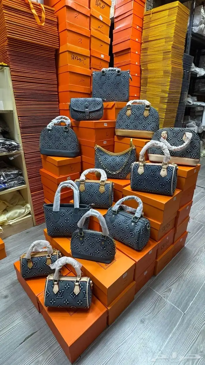 شنط ماستر درجه أولى 100  وشوزات فتنامي وإيطالي 13