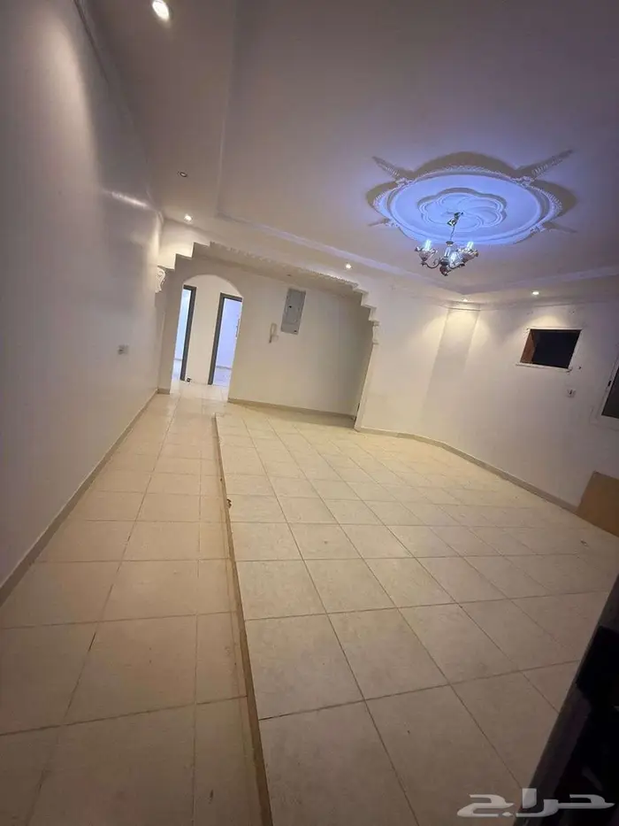 دور ارضي للايجار حي اليرموك الشرقي 5