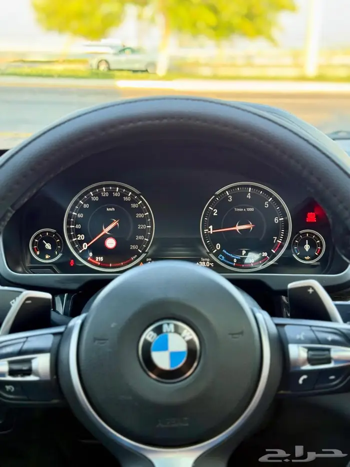 بي إم دبليو X6 موديل 2017 في قمة النظافة 11