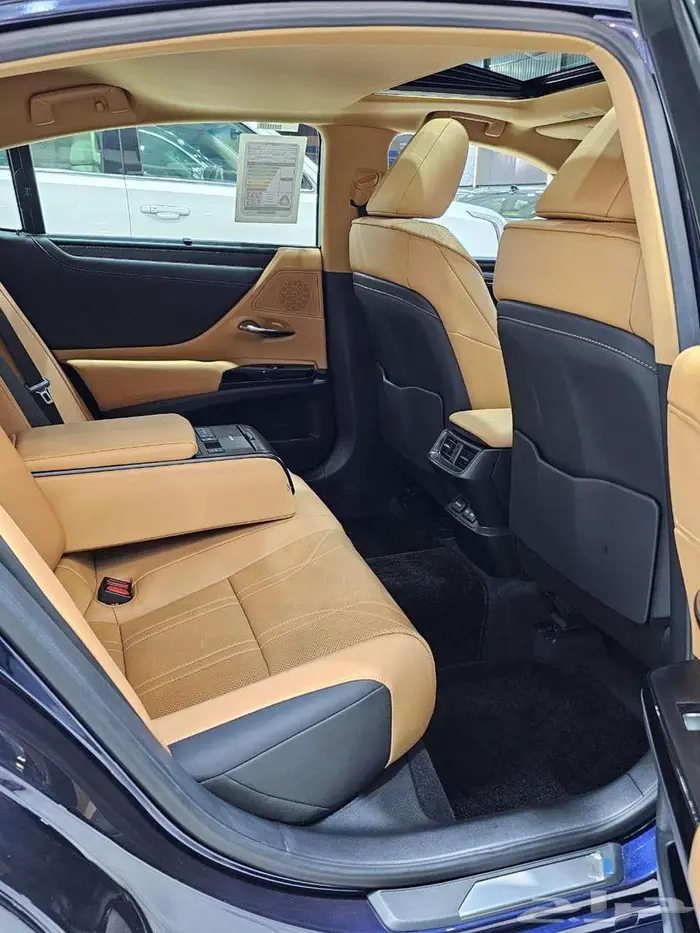 لكزس 2022 ES350 ( فل شبه الجديد ) 16