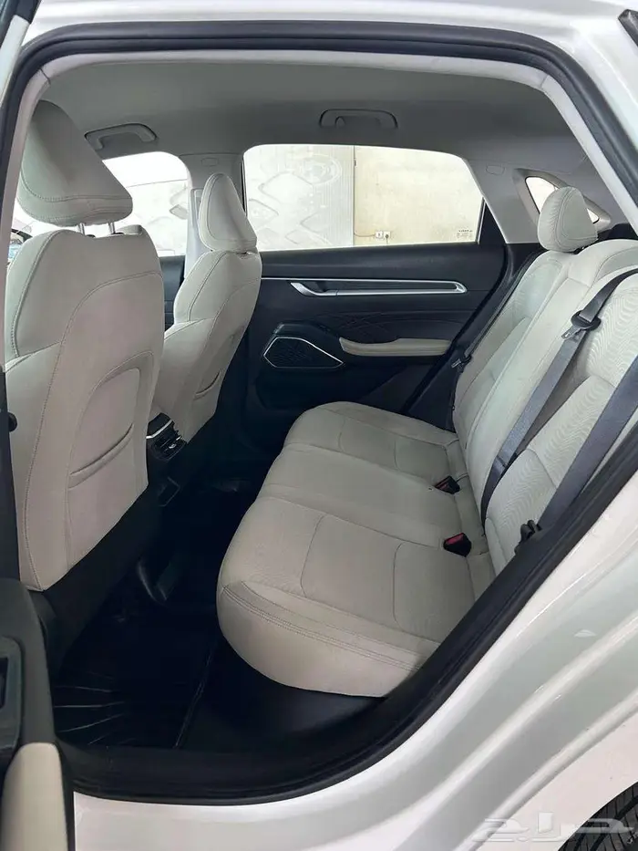 جيلي امجراند 2023 9