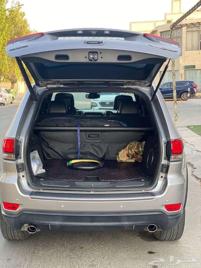 جيب جراند شيروكي تريل هوك2017 بانوراما فل كامل للبيع 13