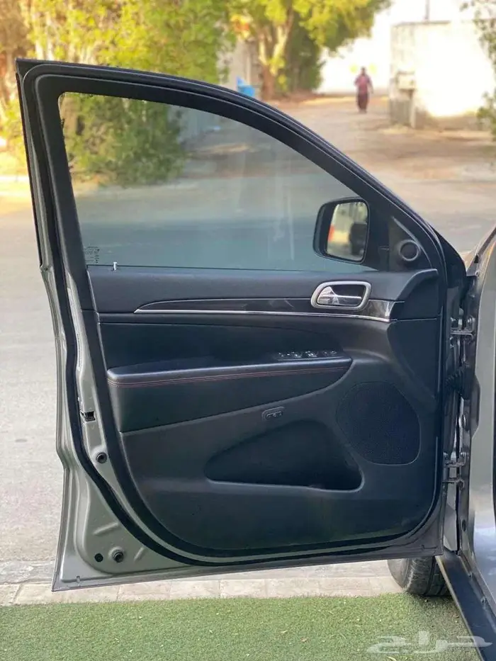 جيب جراند شيروكي تريل هوك2017 بانوراما فل كامل للبيع 33