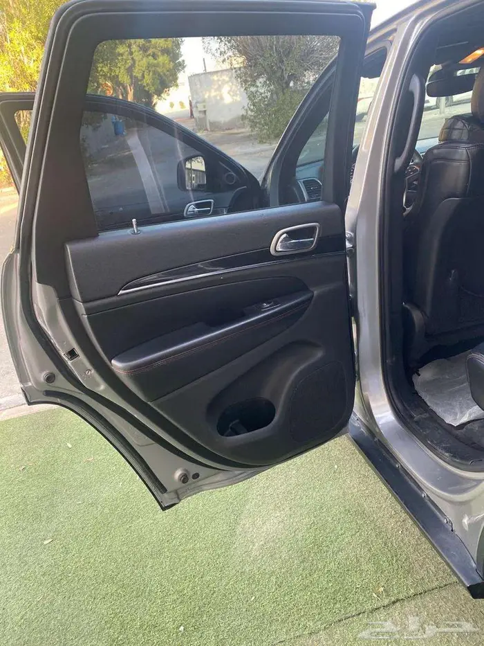 جيب جراند شيروكي تريل هوك2017 بانوراما فل كامل للبيع 41