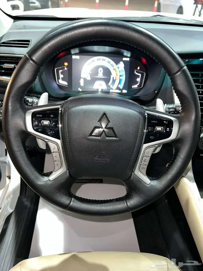 ميتسوبيشي مونتيرو 2023 سبورت فل 15