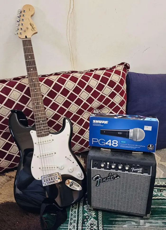 جيتار ومعه اغراضه وحفاظات مقاس كبير 1