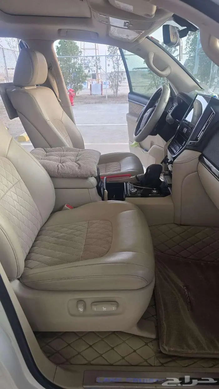 تويوتا لاندكروزر 9